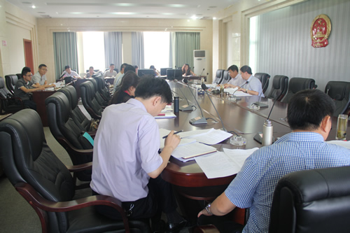 政府領導、企業(yè)代表參加了崇禮新城投資合作協(xié)議討論會(圖2)